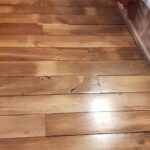 Rénovation d’un couloir par ponçage et vitrification d’un parquet ancien d’une maison alsacienne à Turckheim à côté de Colmar